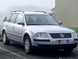 Grigio Usata 2005 VW Passat Station wagon | 2400 € (Buon prezzo)