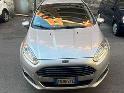 Grigio Usata 2013 Ford Fiesta Titanium Tre volumi | 5500 € (Buon prezzo)