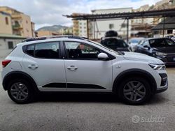 Bianco Usata 2022 Dacia Sandero Stepway Due volumi | 13.450 € (Buon prezzo)