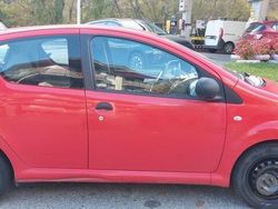 Rosso Usata 2011 Toyota Aygo Sol Due volumi | 4000 € (Buon prezzo)