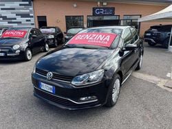 Nero Usata 2017 VW Polo Comfortline Tre volumi | 9900 € (Buon prezzo)