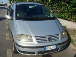 Argento Usata 2002 VW Sharan Comfortline Monovolume | 2000 €