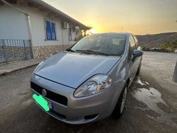 Grigio Usata 2007 Fiat Grande Punto Active Due volumi | 2700 € (Buon prezzo)