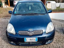 Blu Usata 2005 Toyota Yaris Tre volumi | 1200 €