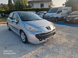 Argento Usata 2008 Peugeot 207 Tre volumi | 2500 € (Buon prezzo)