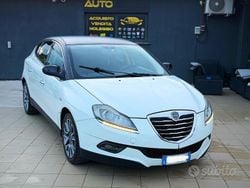 Bianco Usata 2009 Lancia Delta Due volumi | 4200 € (Buon prezzo)