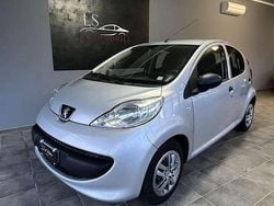 Argento Usata 2007 Peugeot 107 Due volumi | 2200 € (Ottimo prezzo)