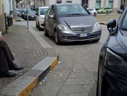 Grigio Usata 2009 Mercedes A180 Tre volumi | 4000 € (Buon prezzo)