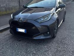 Grigio Usata 2020 Toyota Yaris Hybrid Trend Tre volumi | 17.000 € (Buon prezzo)