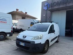 Bianco Usata 2010 Peugeot Partner Monovolume | 2900 € (Buon prezzo)