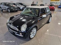 Nero Usata 2004 Mini Cooper Due volumi | 3900 € (Buon prezzo)