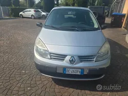 Usata 2006 Renault Scénic II Monovolume | 2000 € (Buon prezzo)