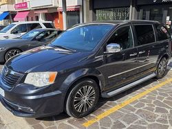 Grigio scuro Usata 2014 Lancia Voyager S Monovolume | 9500 € (Buon prezzo)