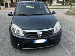 Nero Usata 2012 Dacia Sandero Due volumi | 3500 € (Buon prezzo)