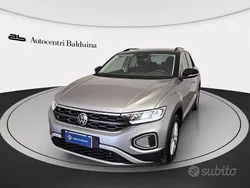 Pyrit silver met/tetto nero me Usata 2023 VW T-Roc Life SUV | 26.900 € (Buon prezzo)