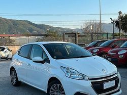 Bianco Usata 2020 Peugeot 208 Due volumi | 8499 € (Super prezzo)