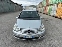 Argento Usata 2007 Mercedes B180 Monovolume | 2990 € (Buon prezzo)