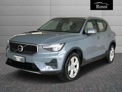 Grigio medio metallizzato Usata 2023 Volvo XC40 Core SUV | 30.500 € (Buon prezzo)