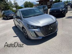 Grigio Nuova 2025 Peugeot 208 Allure Due volumi | 12.900 € (Super prezzo)