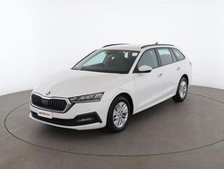 Bianco Usata 2023 Skoda Octavia Executive Station wagon | 19.449 € (Buon prezzo)