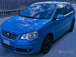 Blu Usata 2007 VW Polo Tre volumi | 2700 € (Buon prezzo)