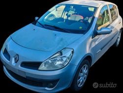 Grigio Usata 2007 Renault Clio II Tre volumi | 1000 € (Super prezzo)