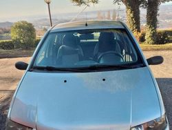 Grigio Usata 2001 Fiat Punto Tre volumi | 1600 € (Buon prezzo)