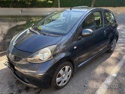 Grigio Usata 2007 Toyota Aygo Due volumi | 2700 € (Buon prezzo)