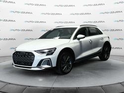 Bianco Nuova 2025 Audi A3 Ambiente Tre volumi | 41.500 € (Buon prezzo)