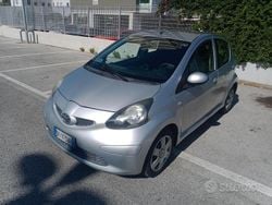 Grigio Usata 2006 Toyota Aygo Due volumi | 4300 € (Cara)