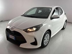 Super white gloss Usata 2025 Toyota Yaris Hybrid Active Tre volumi | 19.400 € (Super prezzo)