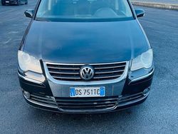 Nero Usata 2008 VW Touran Highline Monovolume | 3600 € (Buon prezzo)