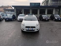 Bianco Usata 2013 Fiat Punto Easy Tre volumi | 3800 € (Ottimo prezzo)