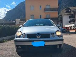 Grigio Usata 2003 VW Polo Comfortline Tre volumi | 1000 € (Ottimo prezzo)