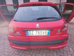 Rosso Usata 2009 Peugeot 206 Tre volumi | 2000 € (Buon prezzo)