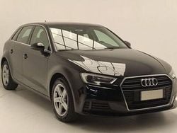 Nero brillante Usata 2019 Audi A3 Sportback g-tron Business Due volumi | 16.500 €