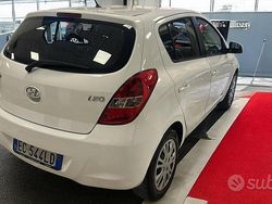 Bianco Usata 2010 Hyundai i20 Classic Due volumi | 3900 € (Buon prezzo)