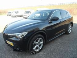 Nero metallizzato Usata 2017 Alfa Romeo Stelvio Super SUV | 22.800 € (Buon prezzo)