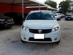 Bianco Usata 2012 Dacia Sandero Tre volumi | 2999 € (Ottimo prezzo)