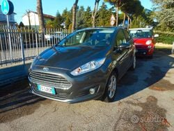 Grigio Usata 2017 Ford Fiesta Titanium Tre volumi | 8700 € (Buon prezzo)
