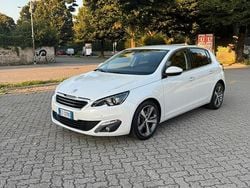 Usata 2015 Peugeot 308 Tre volumi | 7990 € (Buon prezzo)