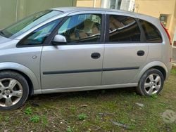 Grigio Usata 2005 Opel Meriva Monovolume | 1100 € (Buon prezzo)