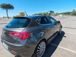 Grigio Usata 2011 Alfa Romeo Giulietta Tre volumi | 5500 € (Buon prezzo)