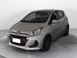 Grigio Usata 2017 Hyundai i10 Due volumi | 9900 € (Buon prezzo)