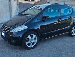 Nero Usata 2008 Mercedes A180 Classic Tre volumi | 1599 € (Ottimo prezzo)