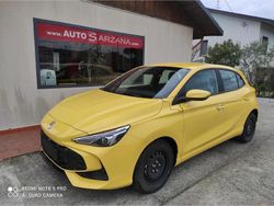 Giallo Nuova 2025 MG MG3 Due volumi | 17.828 € (Molto cara)