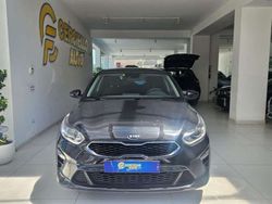 Nero metallizzato Usata 2022 Kia Ceed Style Due volumi | 18.700 € (Buon prezzo)