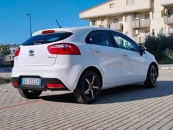 Bianco Usata 2012 Kia Rio EX Tre volumi | 4000 € (Buon prezzo)