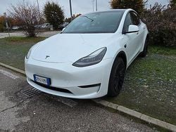 Bianco Usata 2023 Tesla Model Y SUV | 37.000 € (Cara)