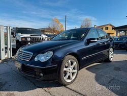 Blu Usata 2007 Mercedes C200 Elegance Tre volumi | 5000 € (Ottimo prezzo)